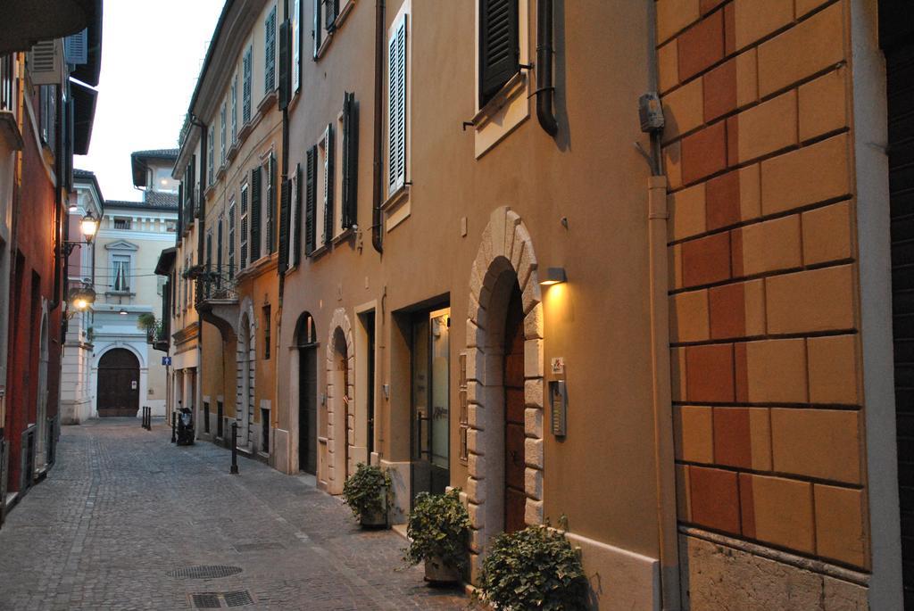 Dietro L'Angolo Hotel Brescia Buitenkant foto