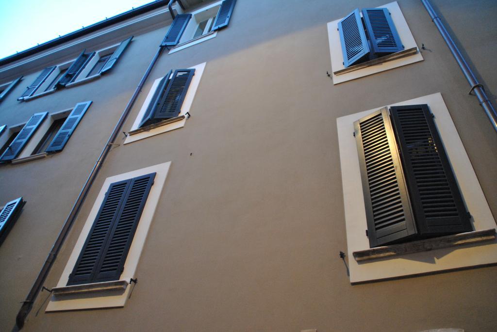 Dietro L'Angolo Hotel Brescia Buitenkant foto