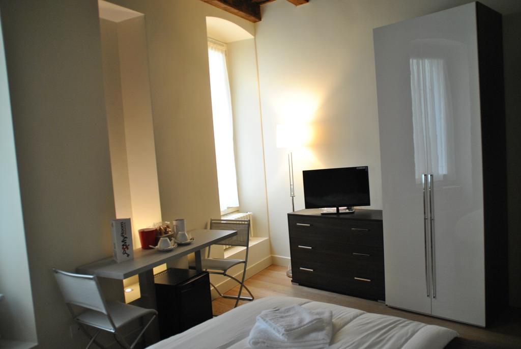 Dietro L'Angolo Hotel Brescia Kamer foto